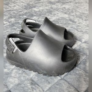 Toddler shoes size 7 Toddler black